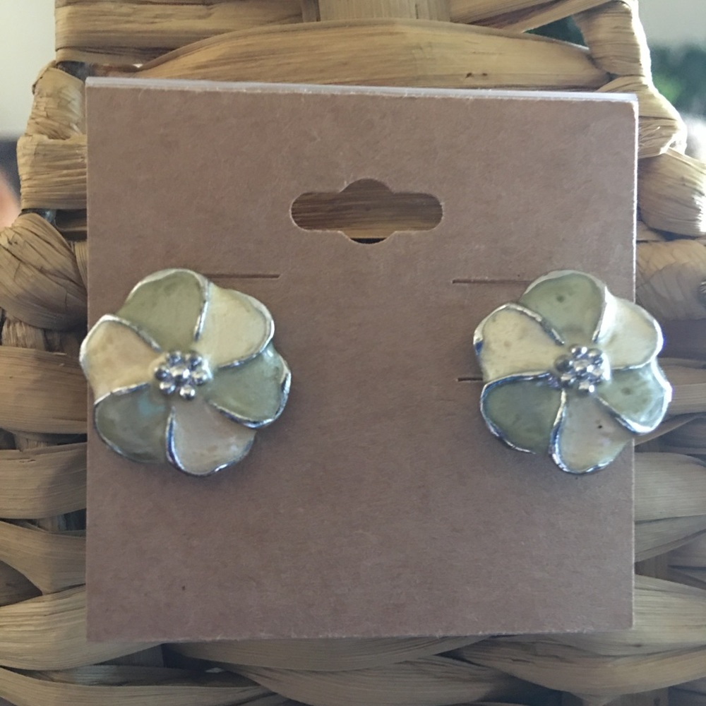 Vintage enamel flower pierced earrings